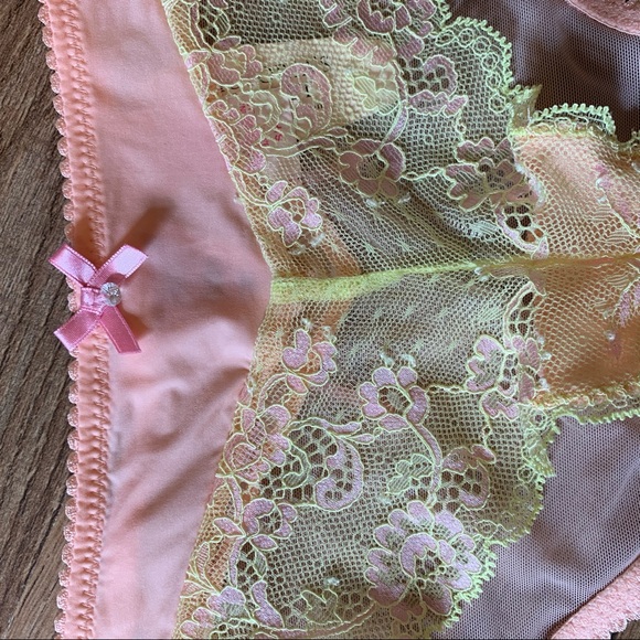 VS Pastel Lace Low Rise Cheekini Panty - Picture 4 of 9